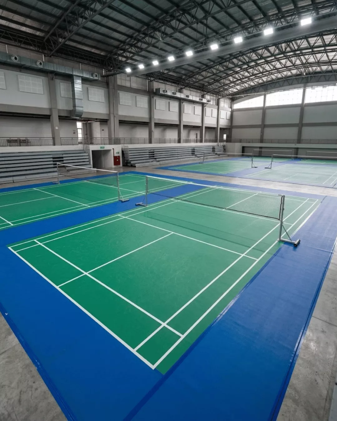 lantai lapangan badminton 2